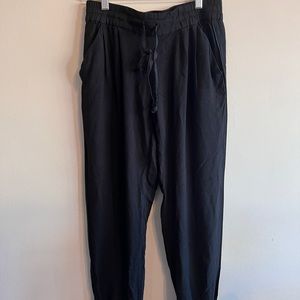 Aritzia talula black joggers pant